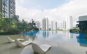 The Elysia Park Residence By Home Owner